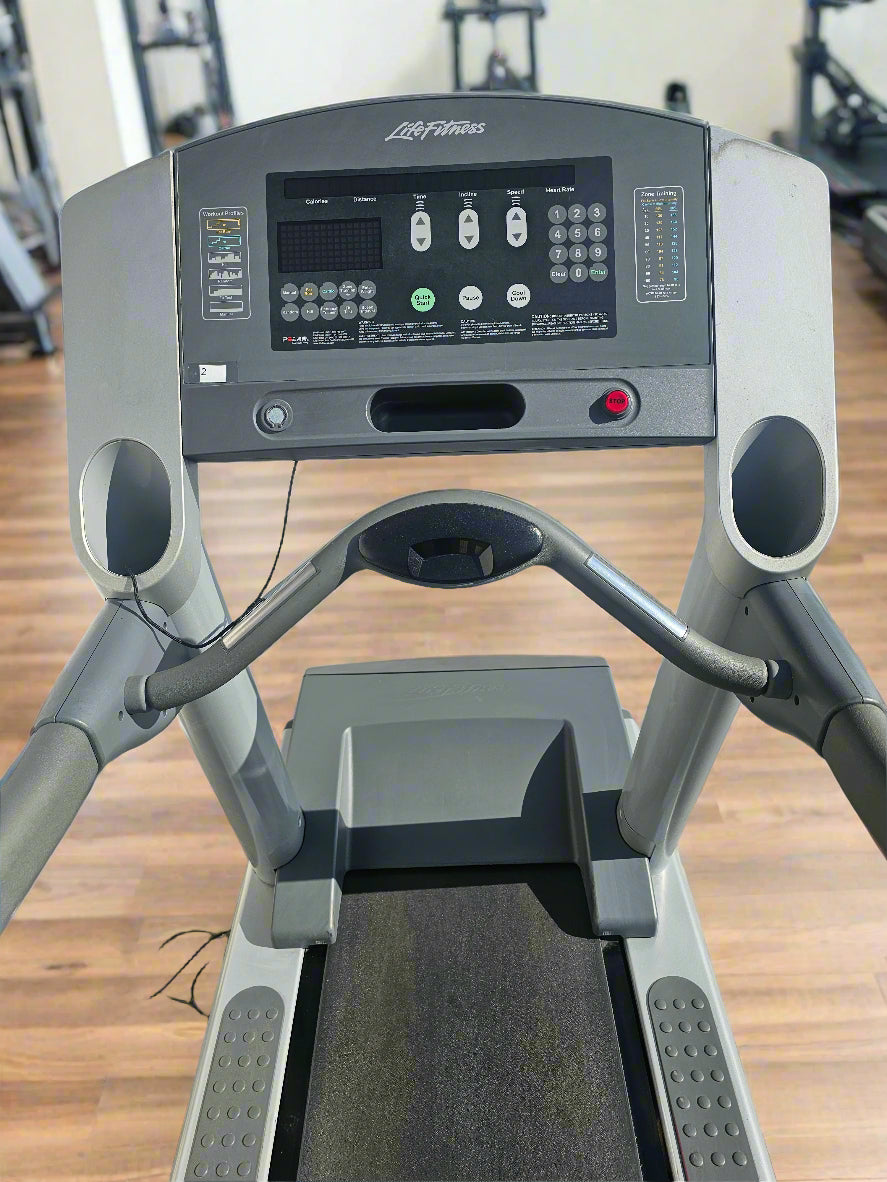 Life Fitness 95Ti Treadmill - Complete Gyms