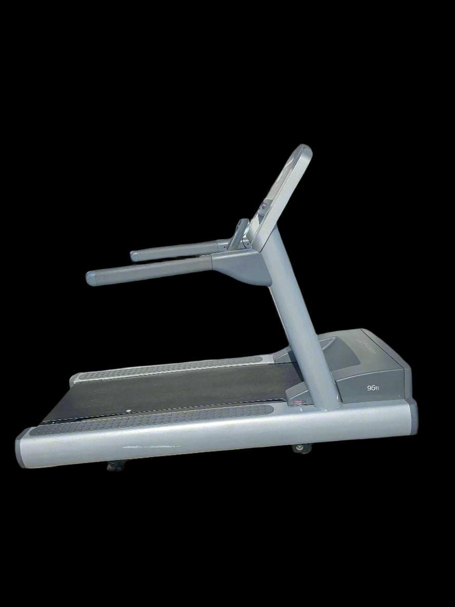 Life Fitness 95Ti Treadmill - Complete Gyms