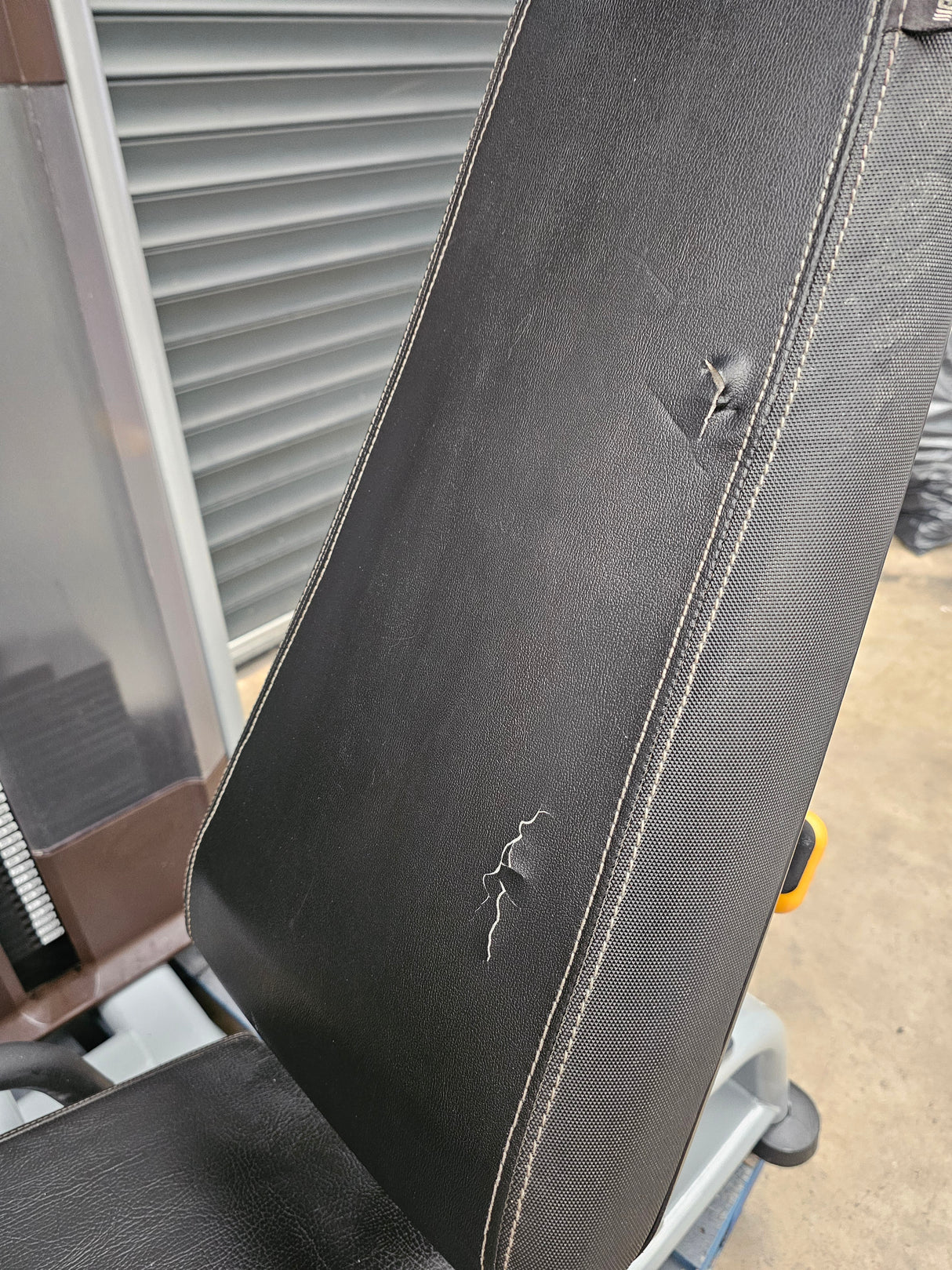Precor Seated Leg Curl Discovery Range