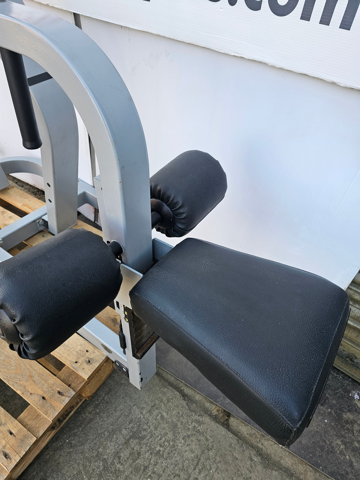 Technogym Pure Strength Lat Pull Down
