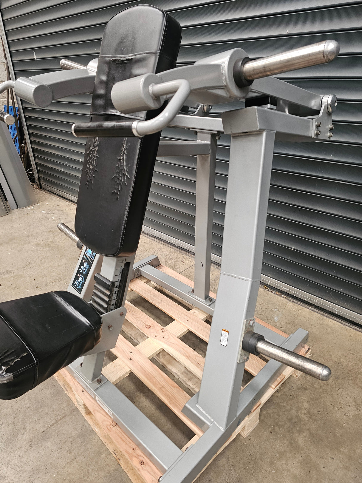 Freemotion Plate Loaded Shoulder Press