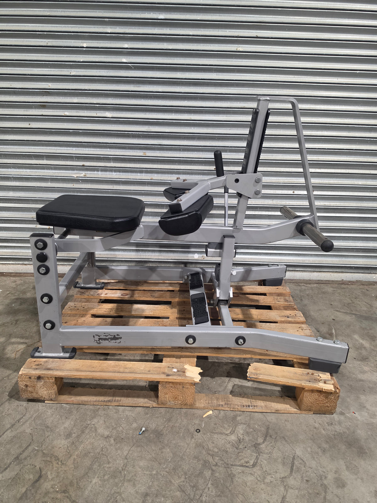 Hammer Strength Plate-Loaded Seated Calf Raise