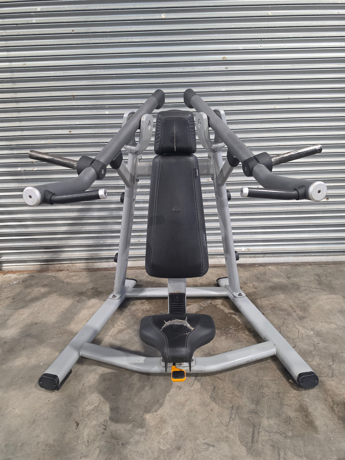 Precor Discovery Series Shoulder Press