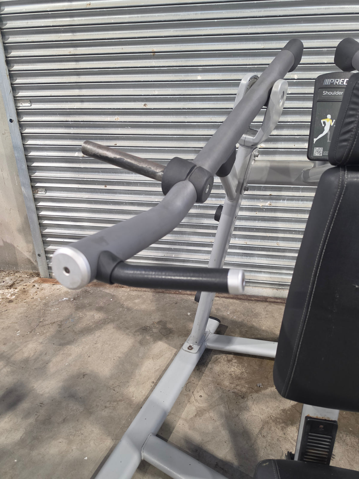 Precor Discovery Series Shoulder Press