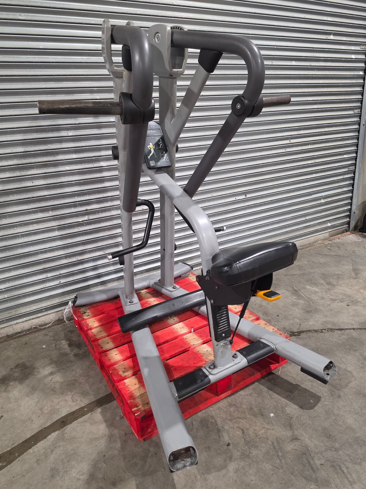 Precor Discovery Series Plate Loaded Low Row