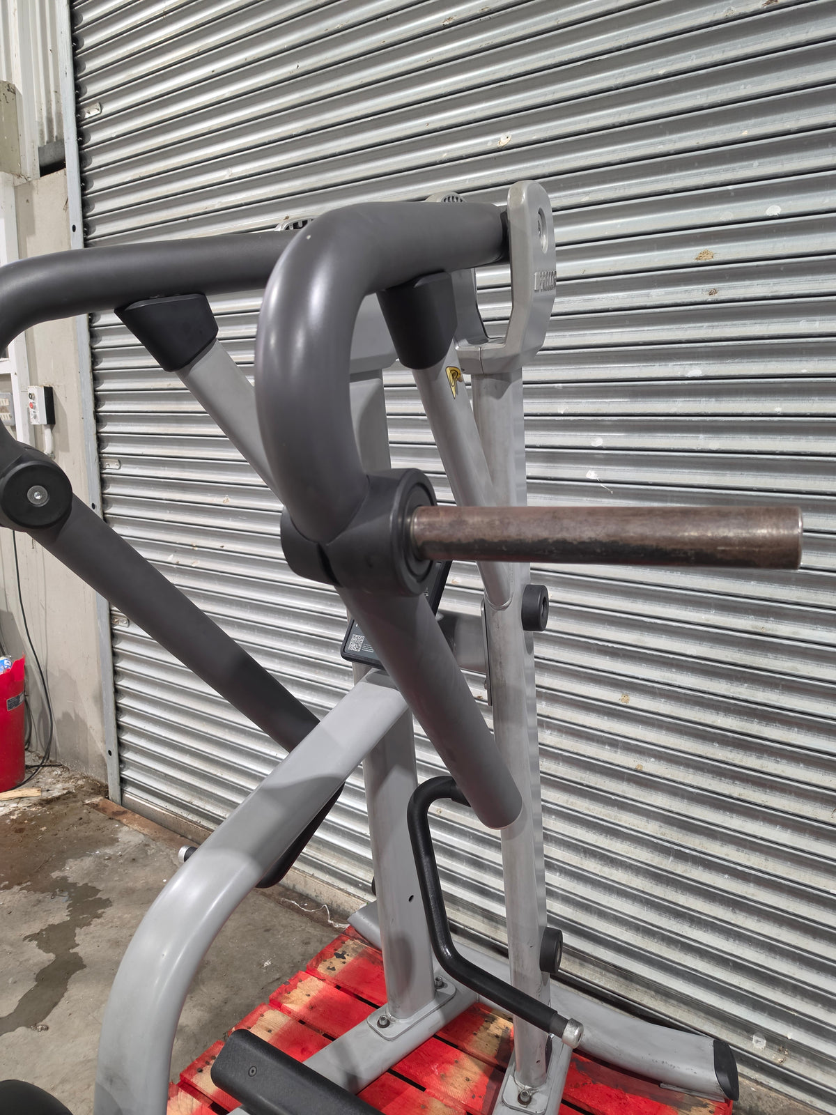 Precor Discovery Series Plate Loaded Low Row