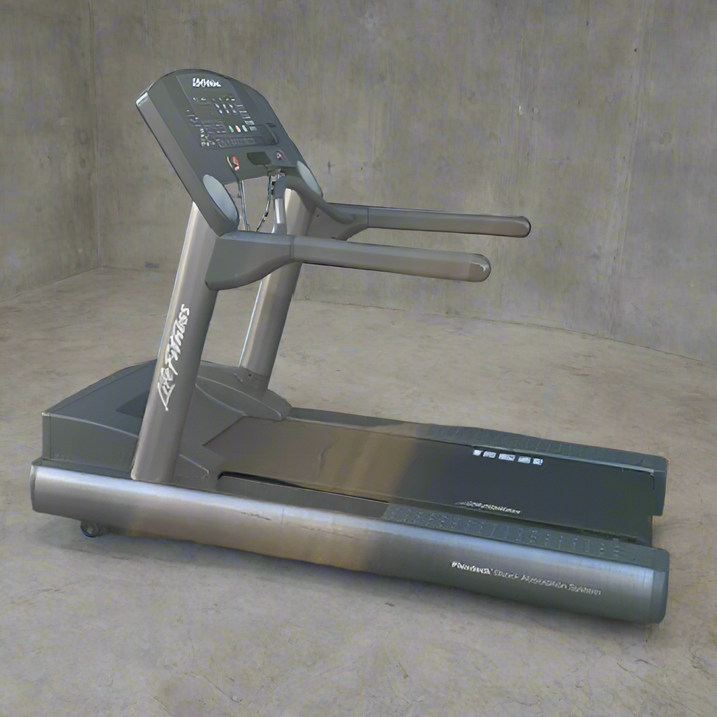 Life Fitness 95Ti Treadmill - Complete Gyms
