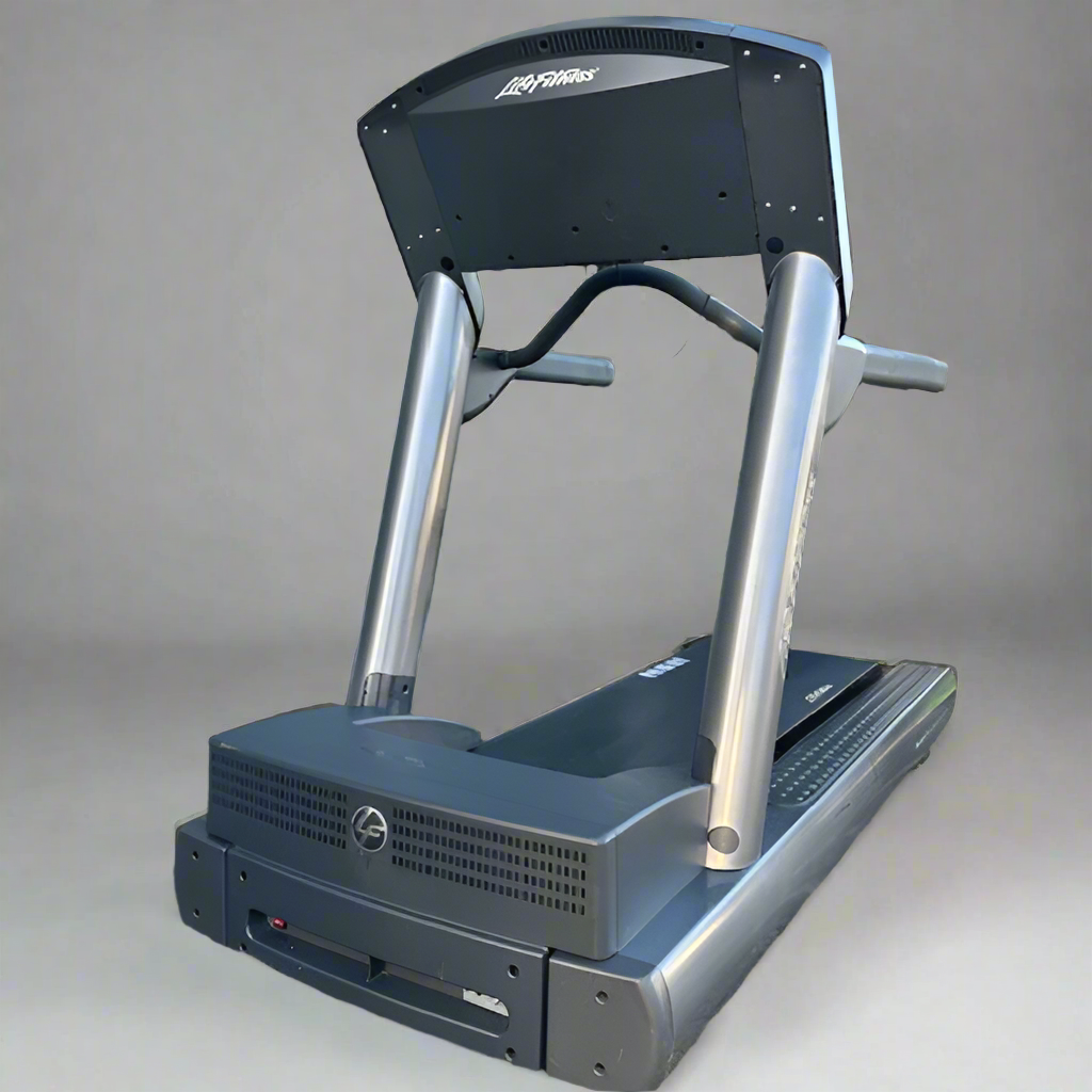 Life Fitness 95Ti Treadmill - Complete Gyms