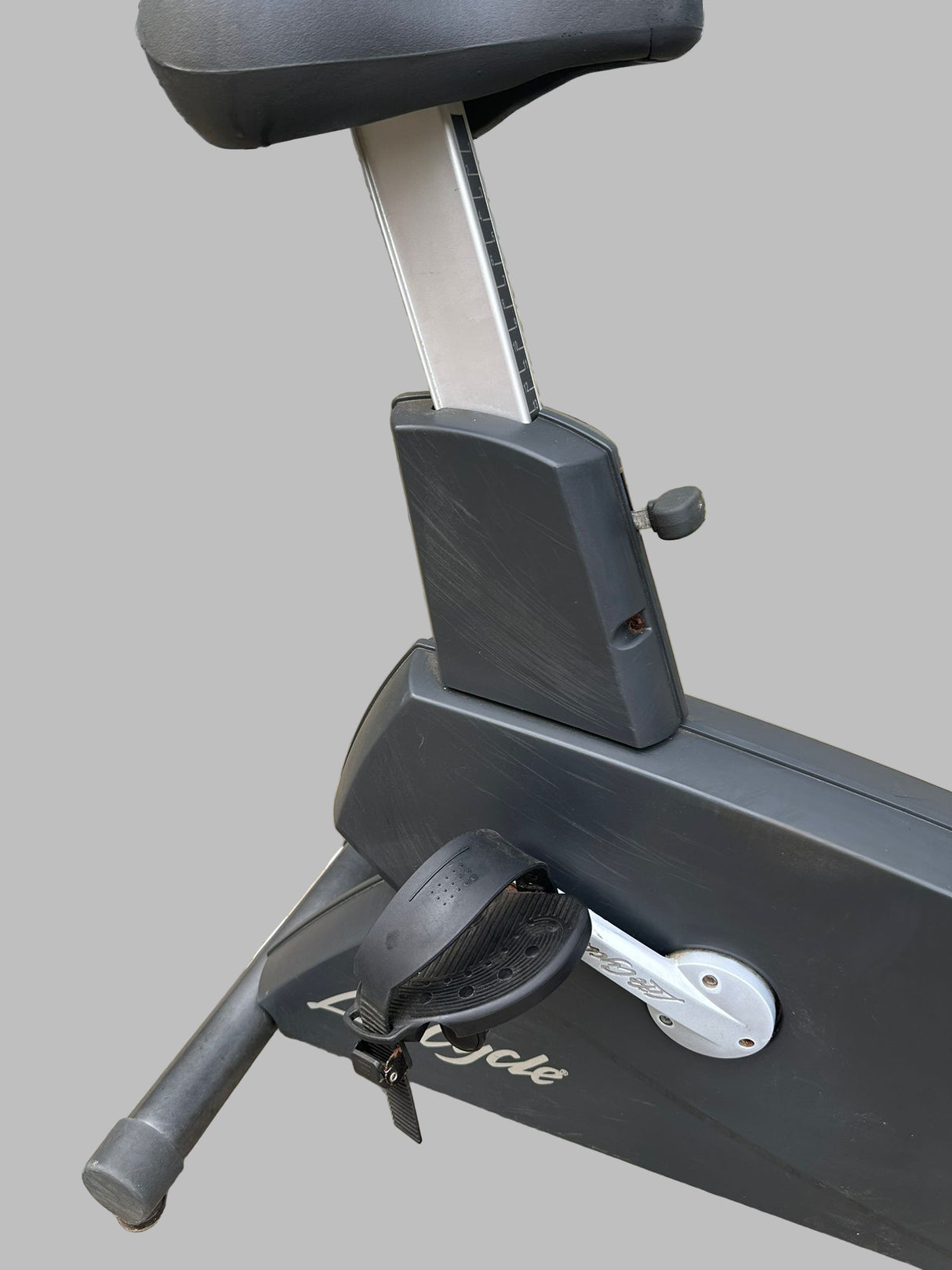 Life Fitness Integrity Upright Bike 95 Club Series