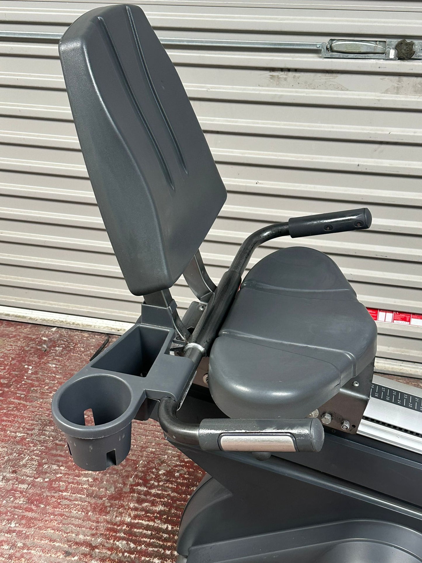 Life Fitness Integrity Recumbent Bike 95 Club Series