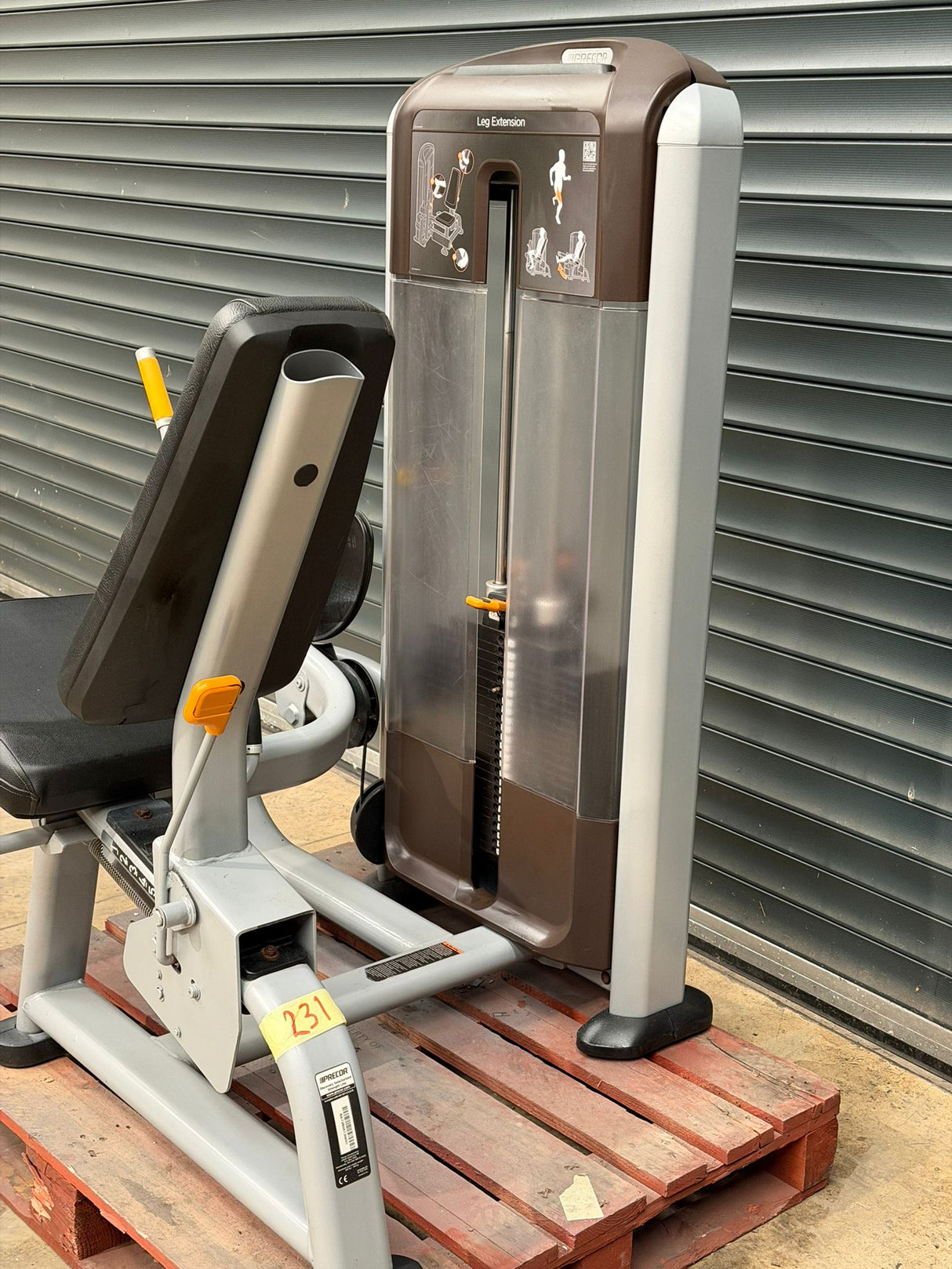 Precor Leg Extension Discovery Range