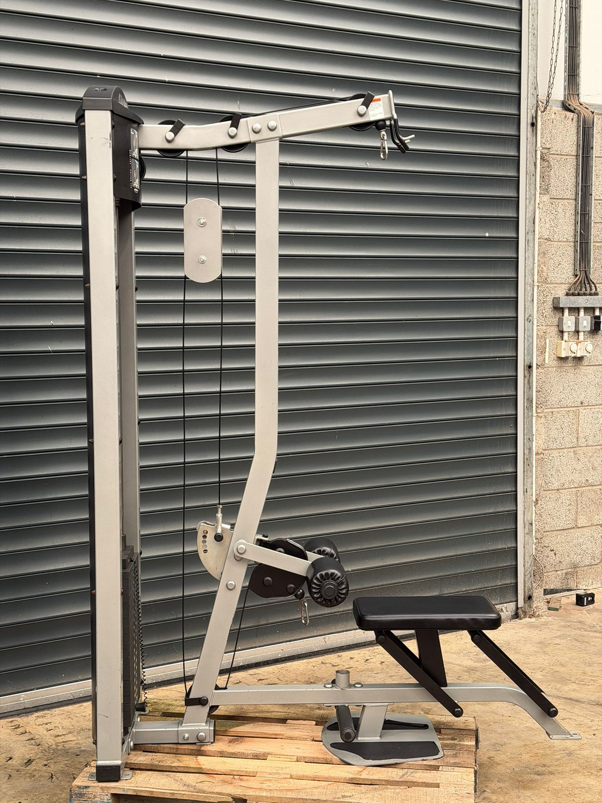 Life Fitness FIT series Lat Pulldown/ Low Row Combo