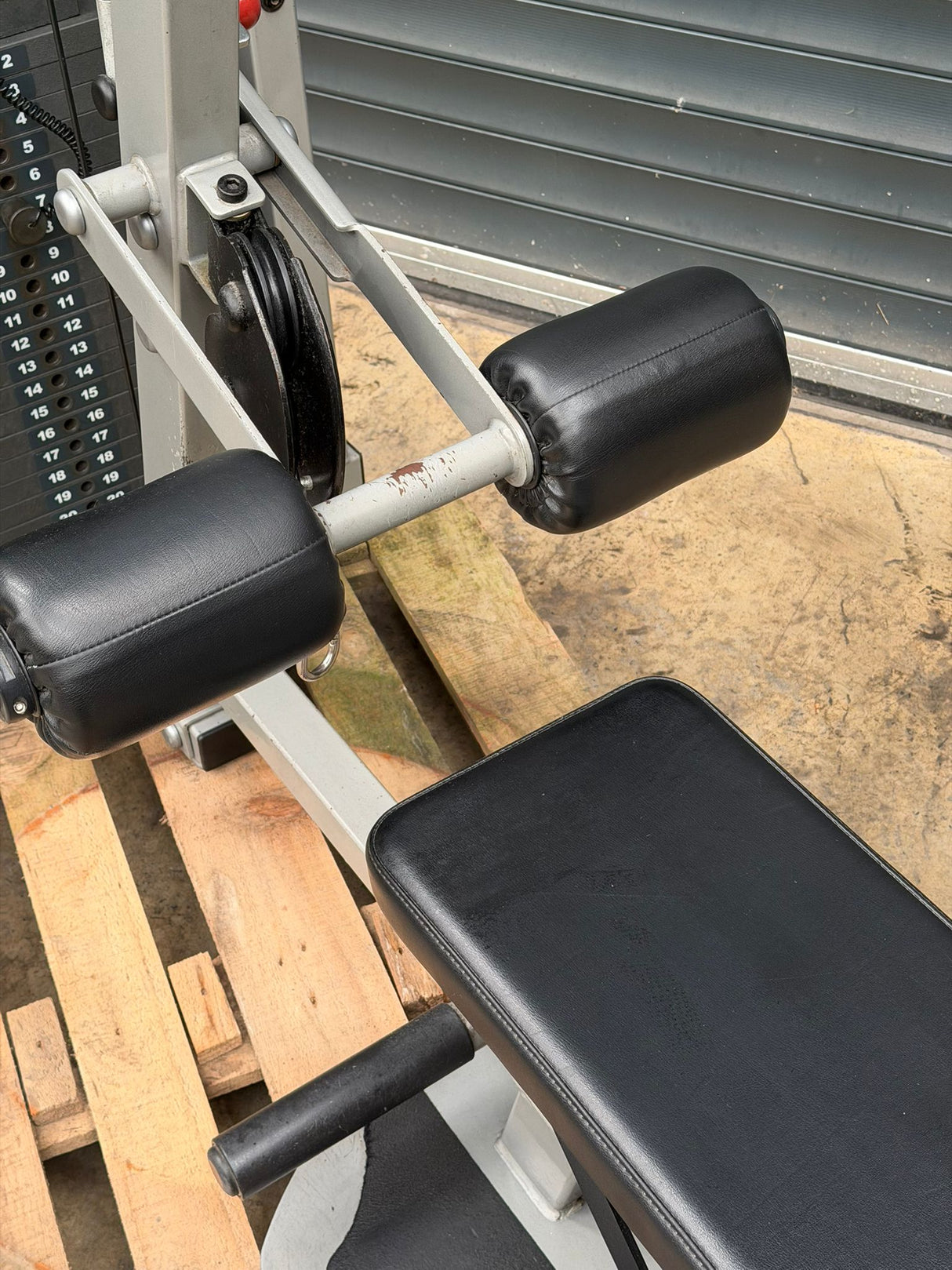 Life Fitness FIT series Lat Pulldown/ Low Row Combo