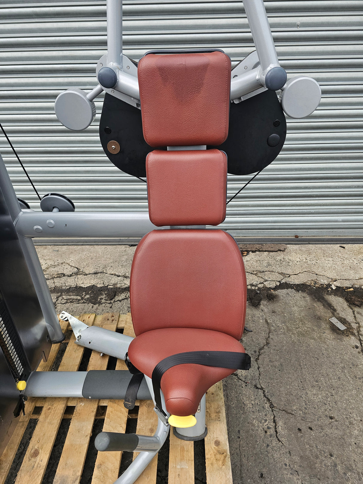 Technogym Selection Vertical Traction - Complete Gyms