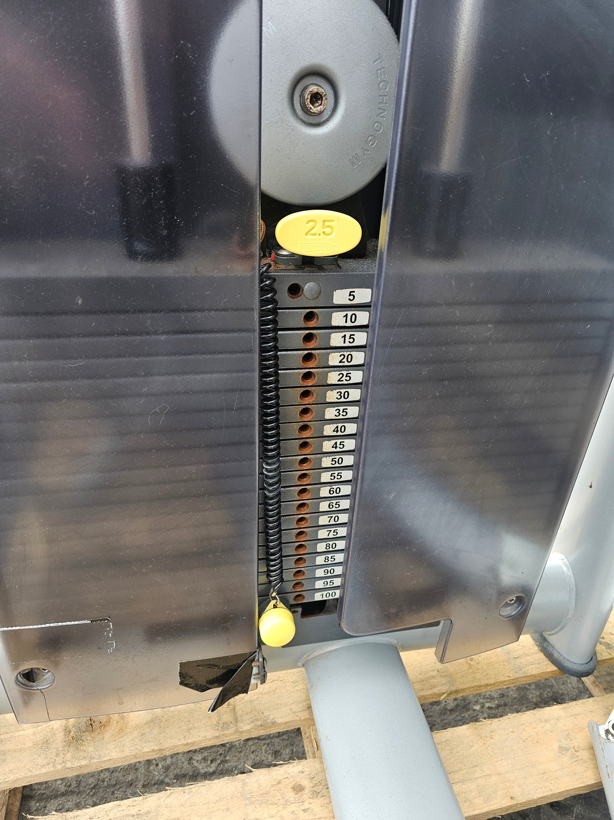 Technogym Selection Vertical Traction - Complete Gyms