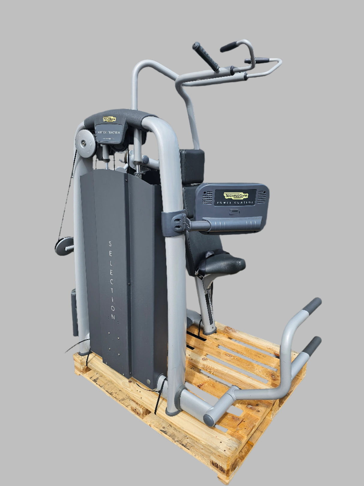 Technogym Selection Line Vertical Traction - Complete Gyms