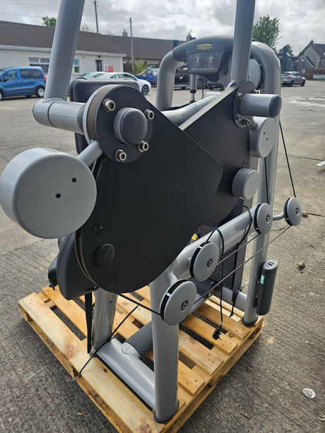 Technogym Selection Line Vertical Traction - Complete Gyms