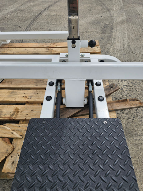 Life Fitness Series 1 Chest Press - Complete Gyms