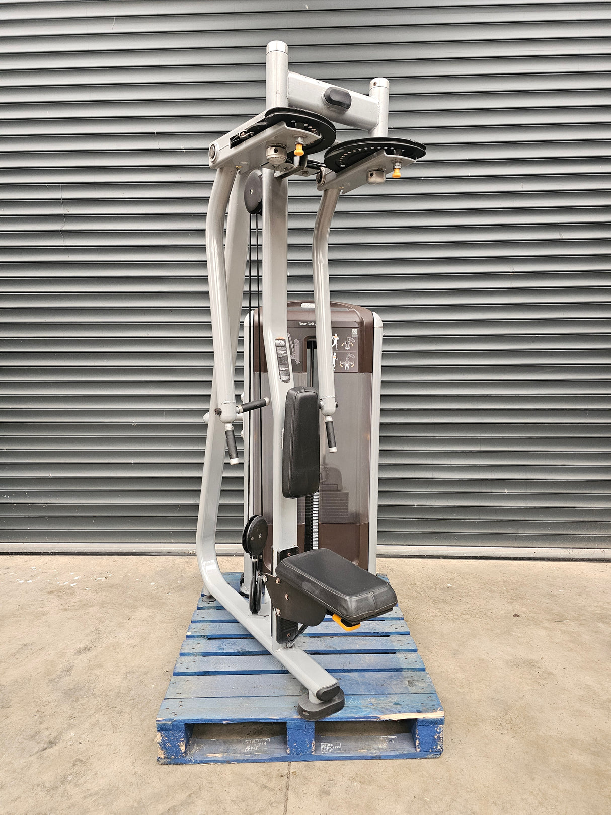 Precor Pec Fly/ Rear Delt Discovery Range