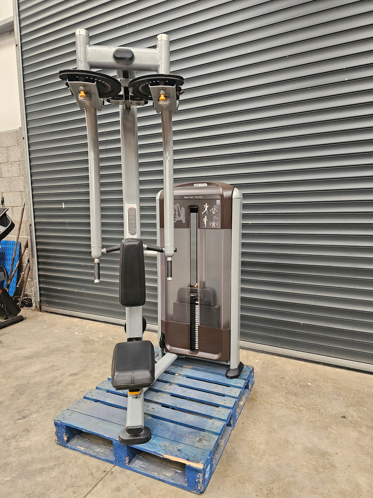 Precor Pec Fly/ Rear Delt Discovery Range
