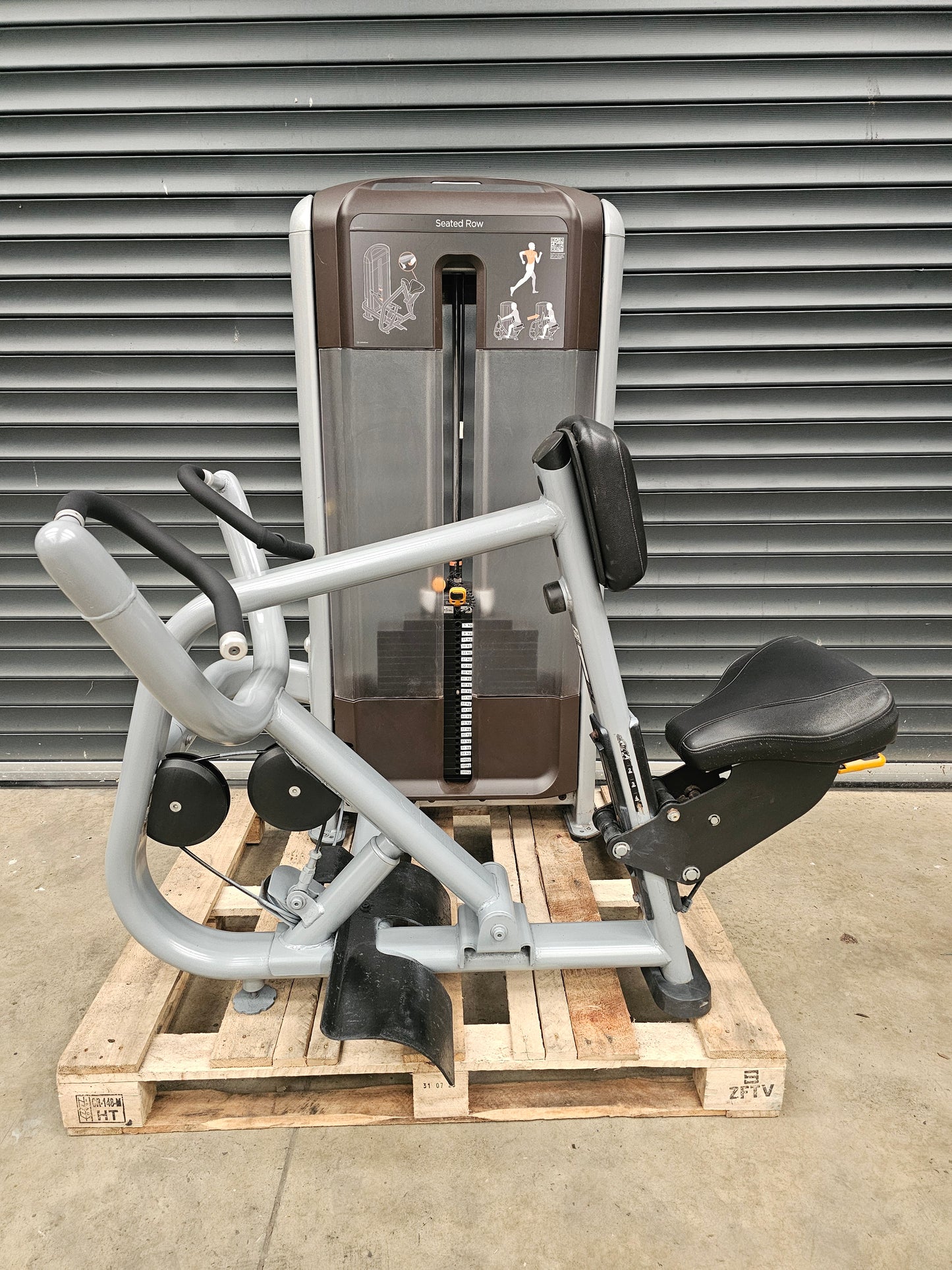Precor Seated Row Discovery Range