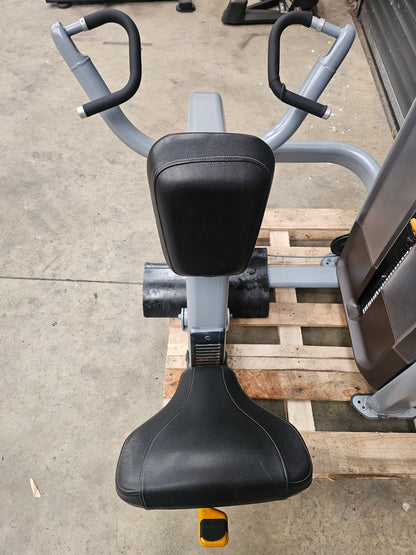 Precor Seated Row Discovery Range