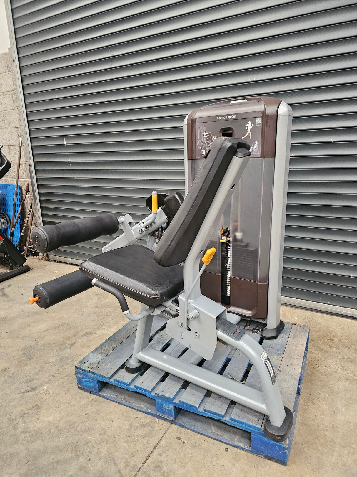 Precor Seated Leg Curl Discovery Range