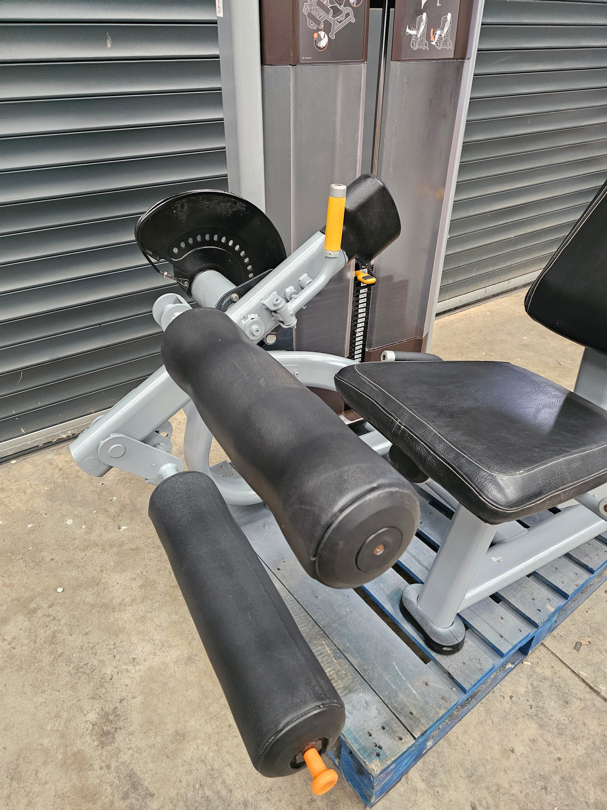 Precor Seated Leg Curl Discovery Range