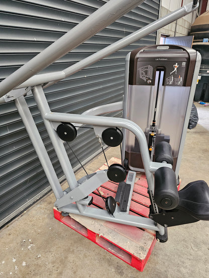 Precor Lat Pulldown Discovery Range