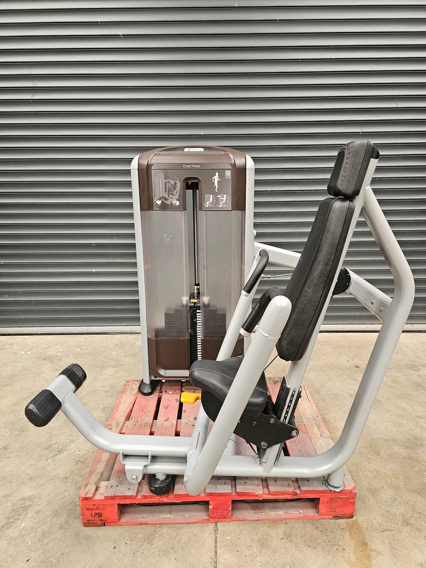 Precor Chest Press Discovery Range