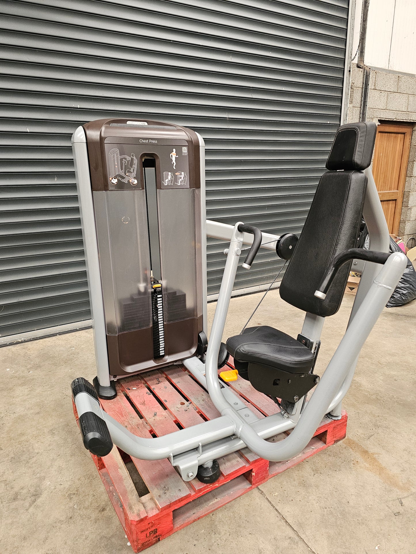 Precor Chest Press Discovery Range
