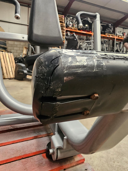 Precor Chest Press Discovery Range