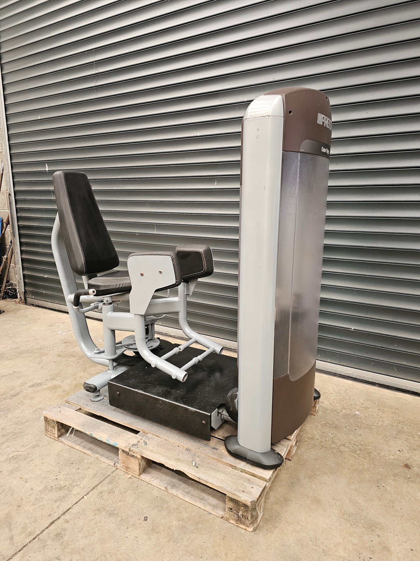 Precor Outer Thigh Discovery Range
