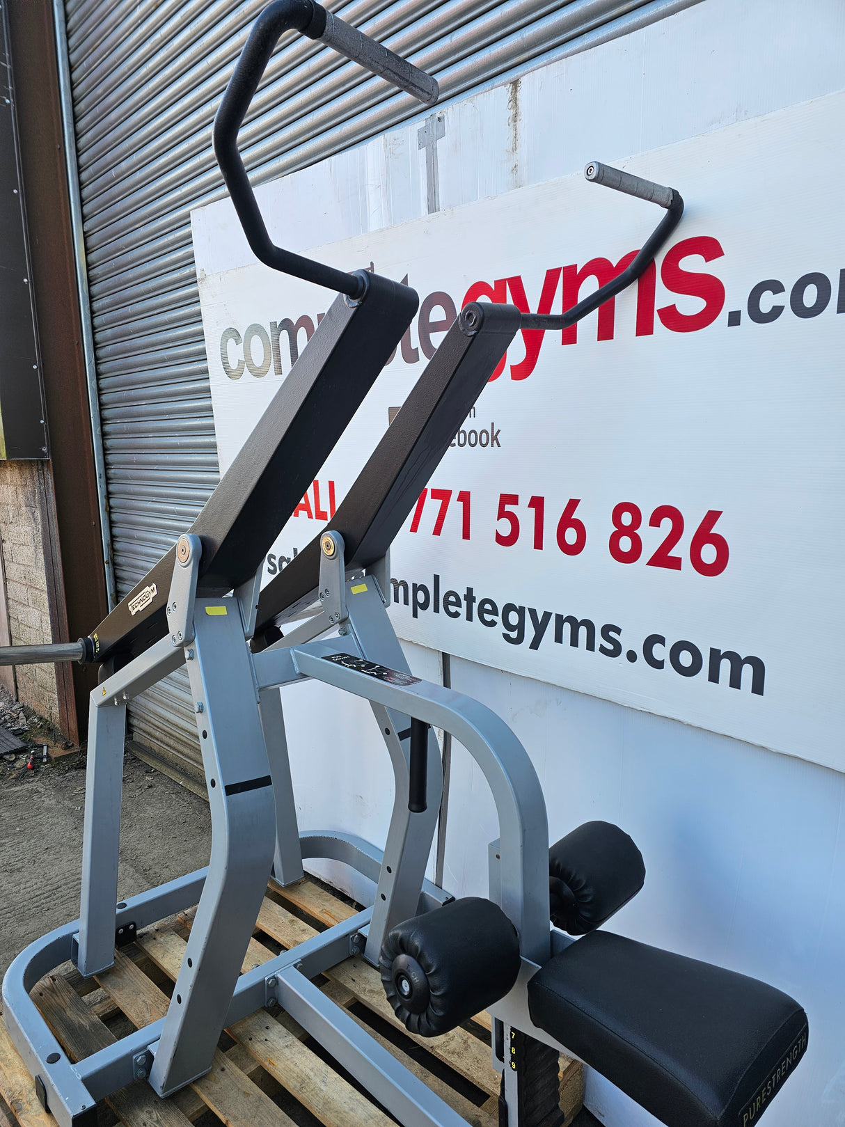 Technogym Pure Strength Lat Pull Down