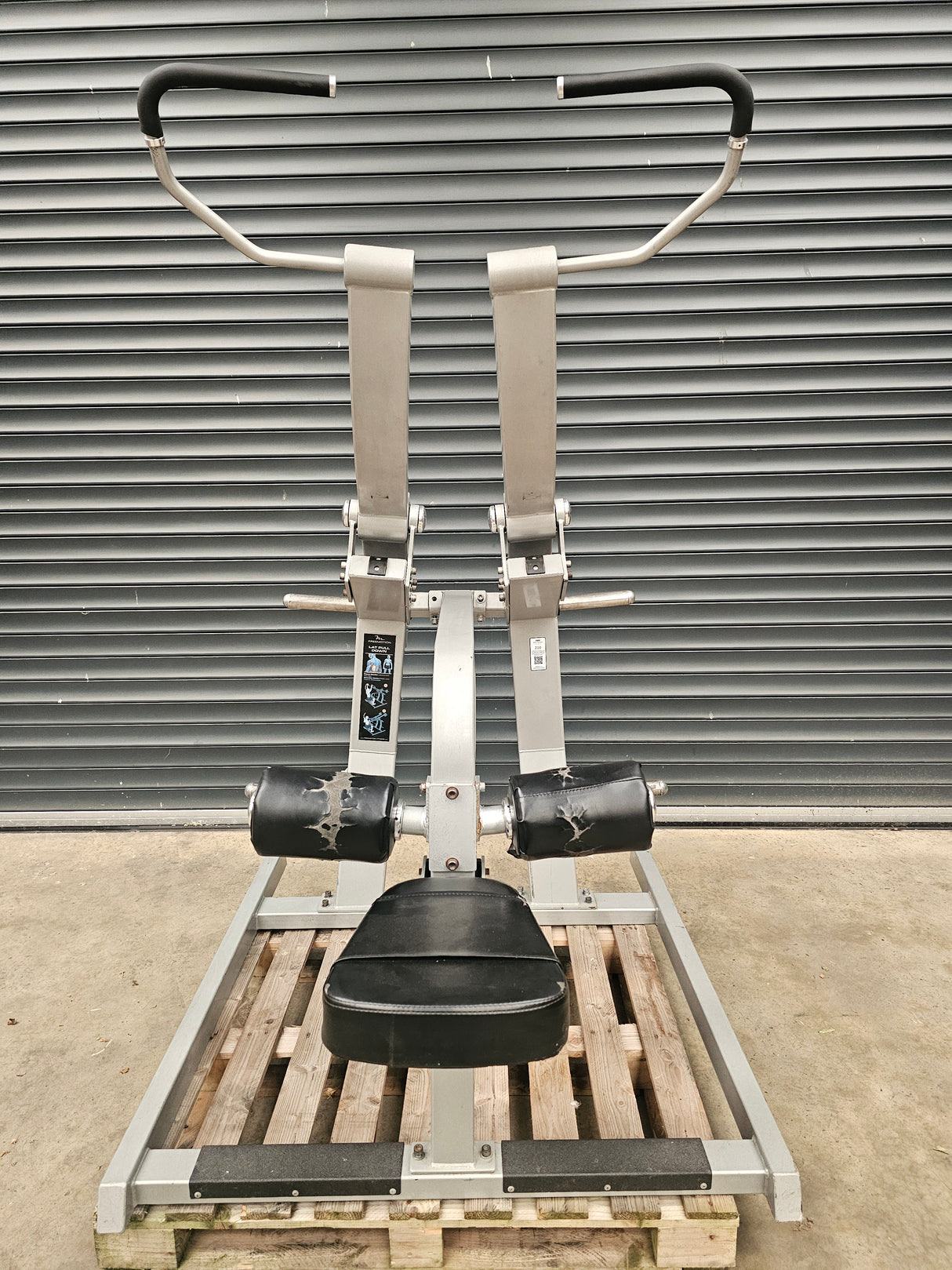 Freemotion Plate Loaded Lat Pull Down