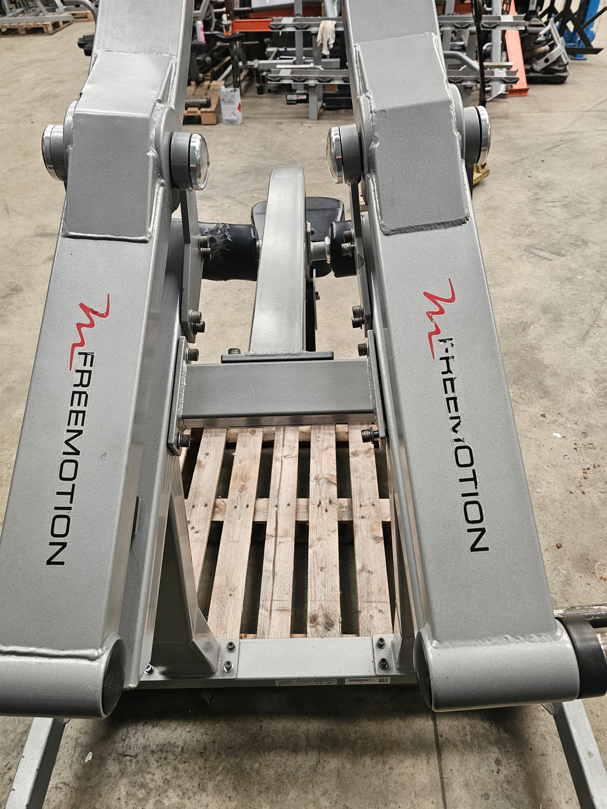 Freemotion Plate Loaded Lat Pull Down