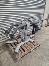 Precor Discovery Series Plate Loaded Seated Dip