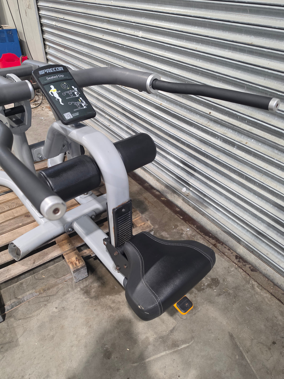 Precor Discovery Series Plate Loaded Seated Dip