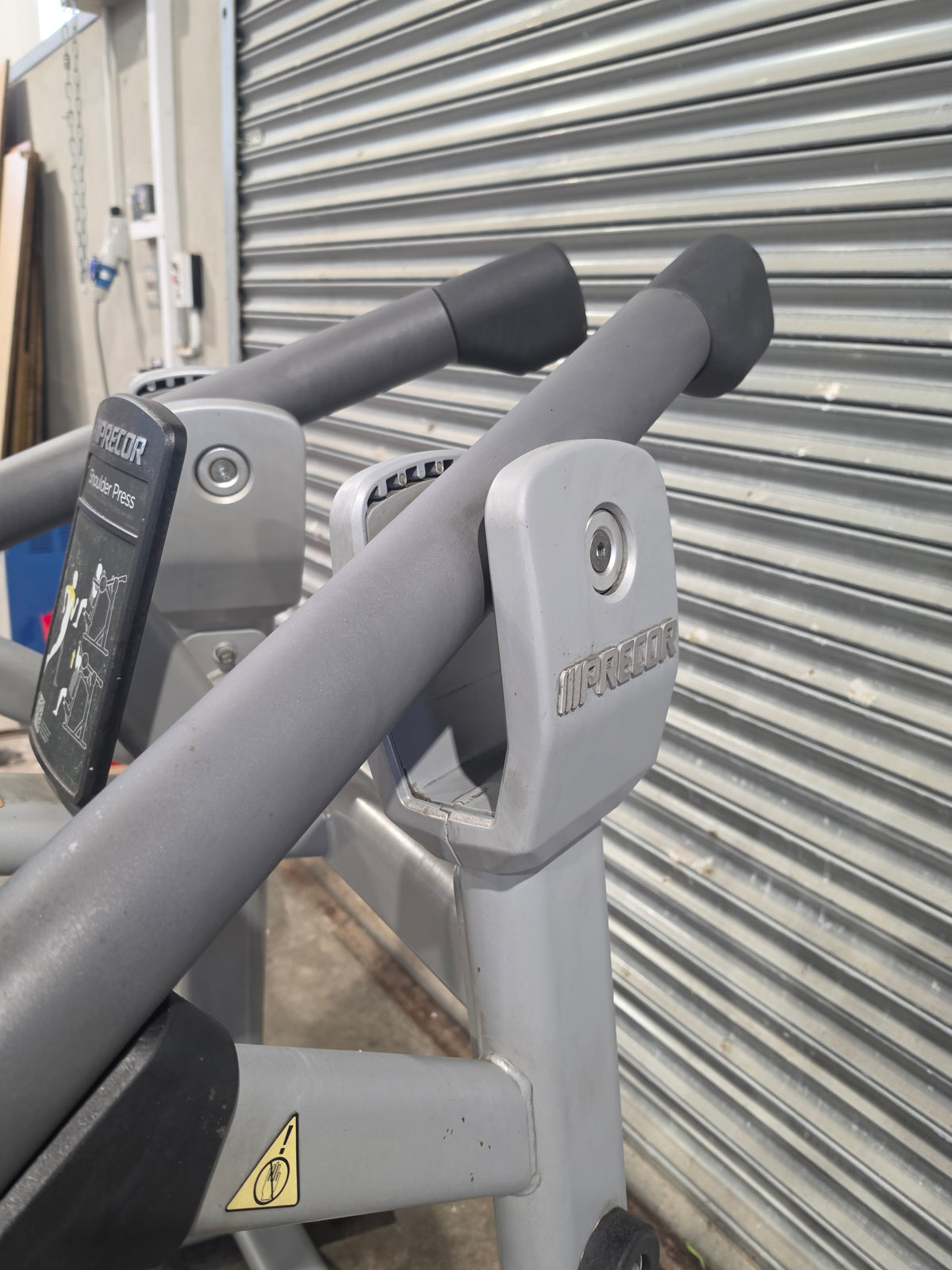 Precor Discovery Series Shoulder Press
