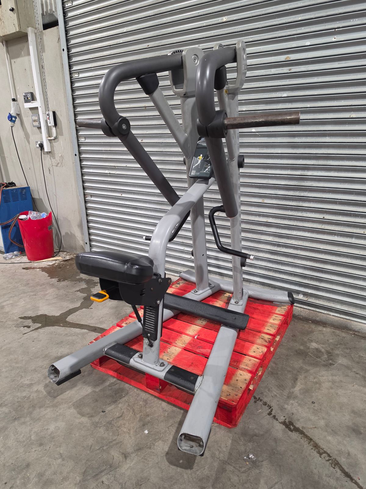Precor Discovery Series Plate Loaded Low Row