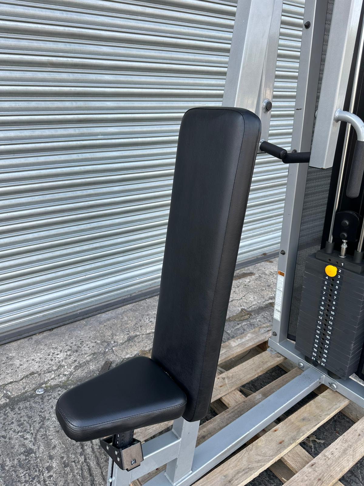 Life Fitness Fit series Pec Fly/Rear delt