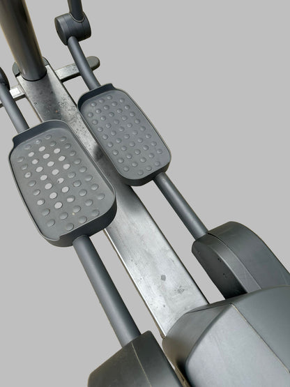 Life Fitness Integrity Cross Trainer 95 Club Series