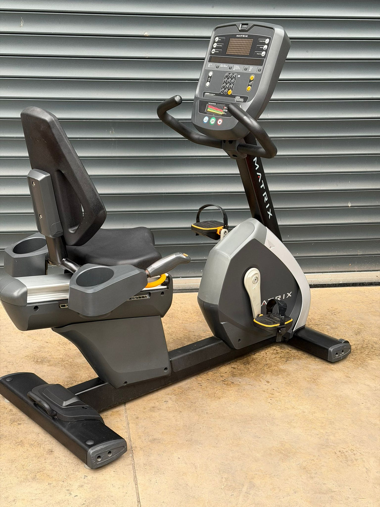 Matrix R3x Recumbent Bike Black Edition