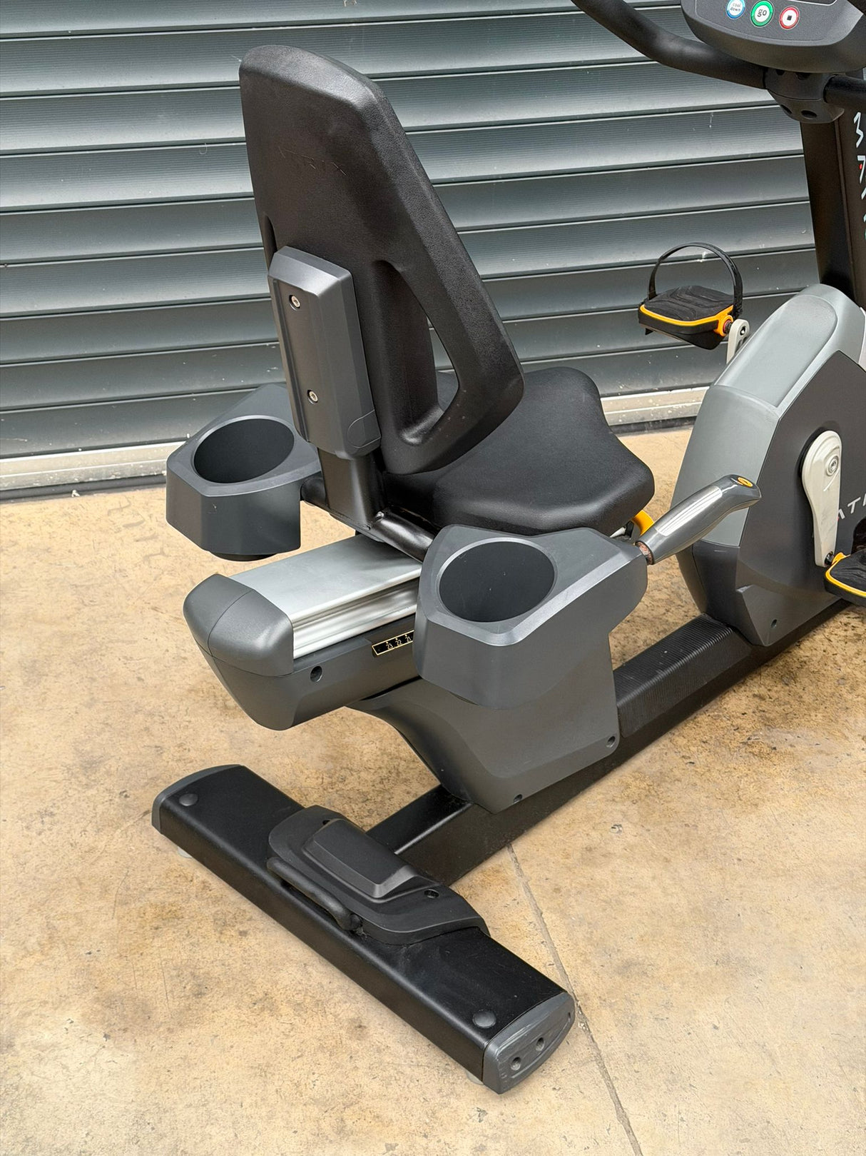Matrix R3x Recumbent Bike Black Edition