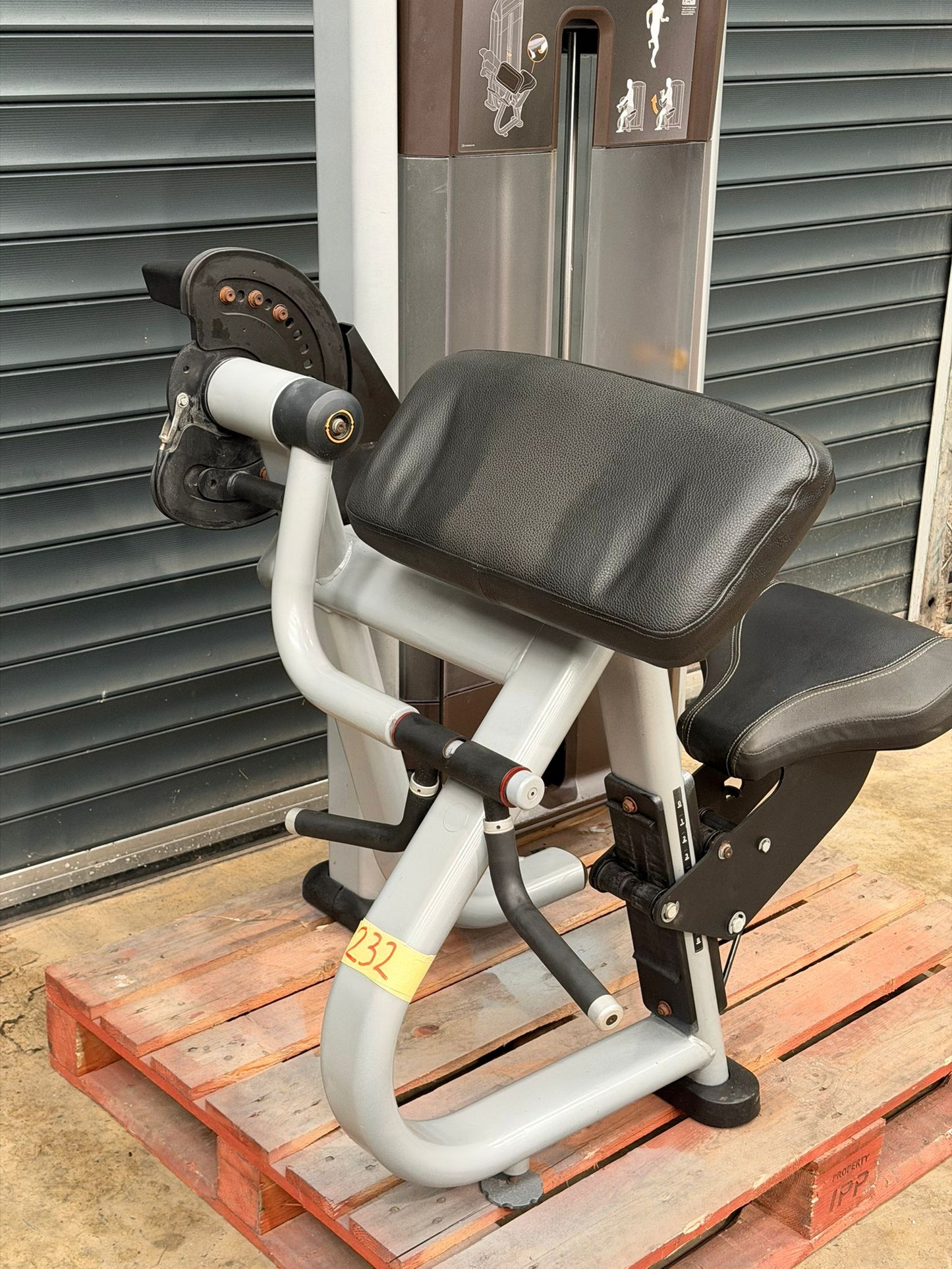 Precor Bicep Curl Discovery Range