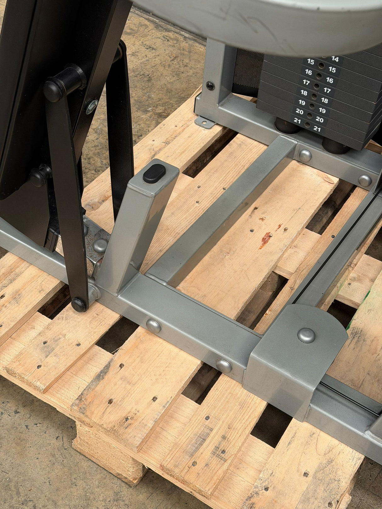 Life Fitness FIT Series Multi-Press