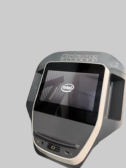 Octane XT4700 Crosstrainer - Smart Console